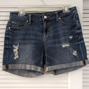 Jennifer Lopez Distressed Boyfriend Rolled Cuff Denim Shorts.  Blue. Size 6***